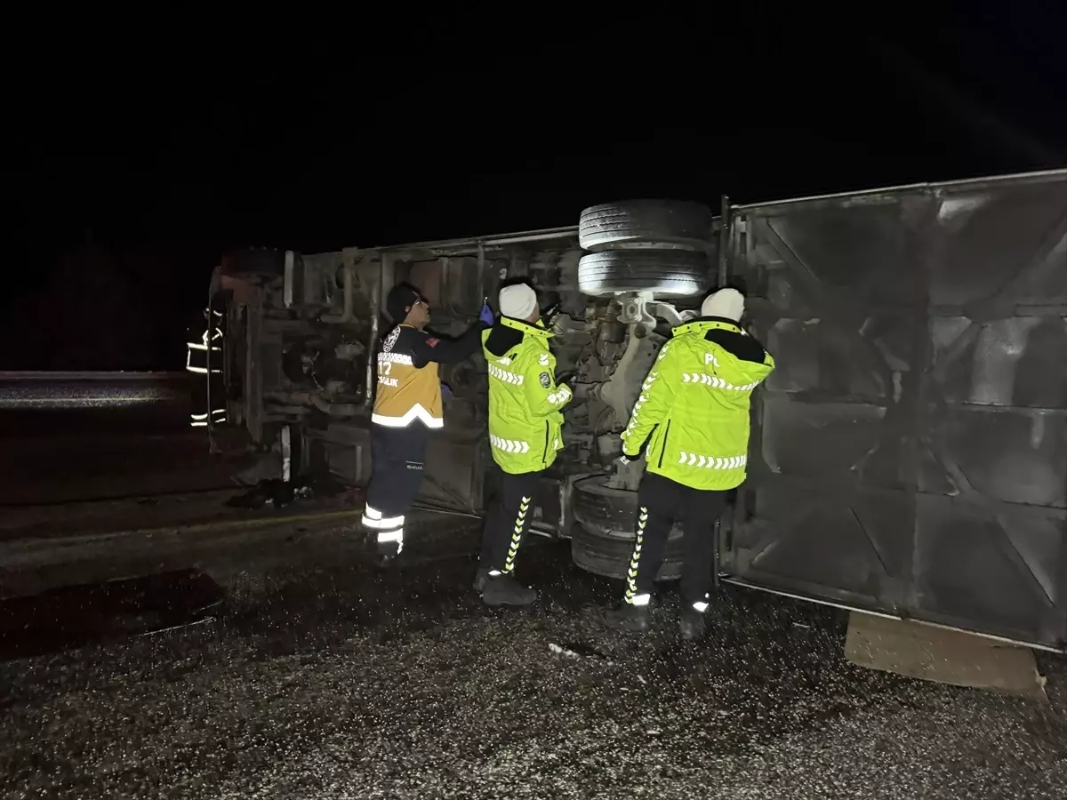 Kastamonu’da Midibüs Devrildi: 24 Yaralı