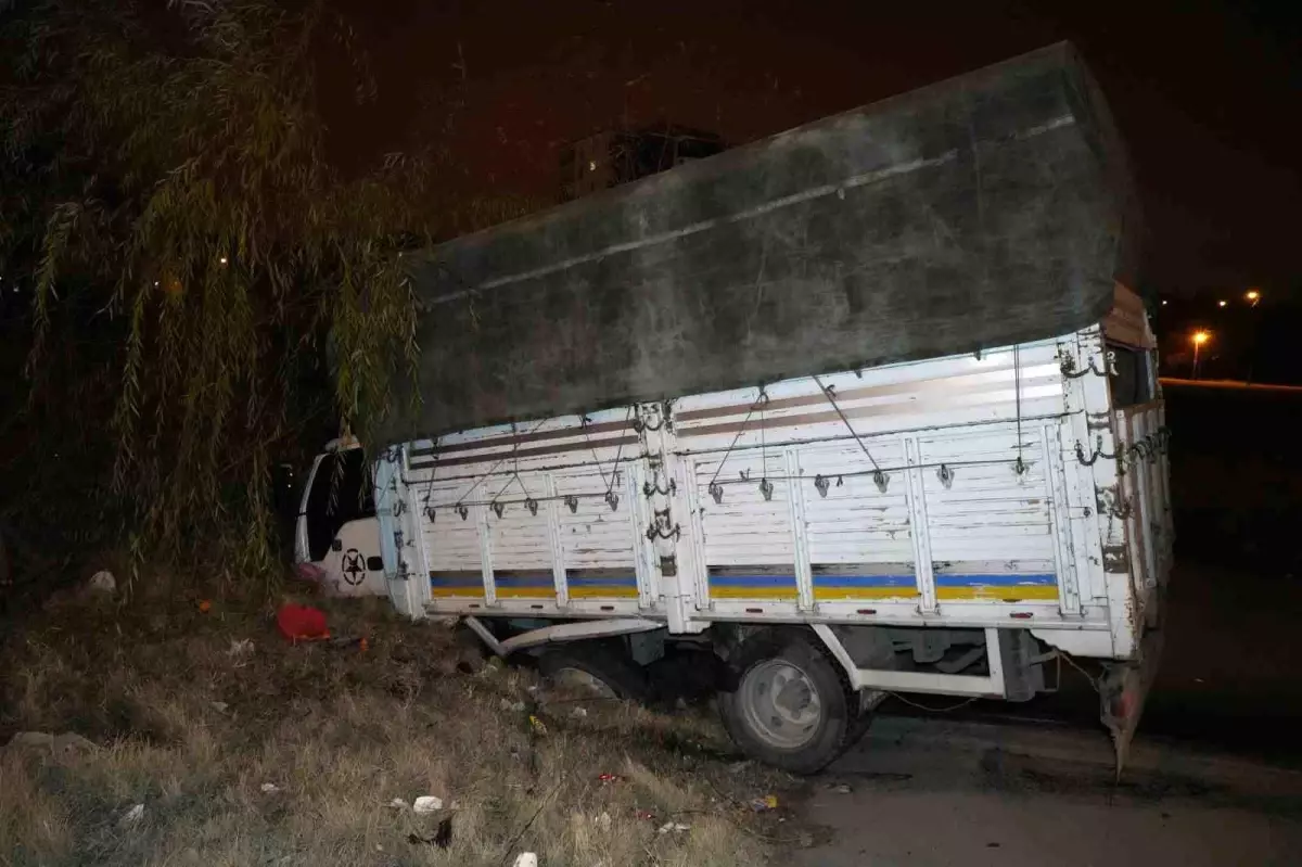 Kırıkkale’de Kamyonet Kaza Yaptı, Sürücü Kaçtı