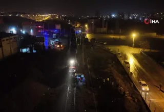 Kırıkkale’de Yük Treni Otomobili Metrelerce Sürükledi, Sürücü Son Anda Kurtuldu