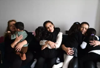 Koruyucu Aile Olmanın Mutluluğu: Üç Kız Kardeş Birlikte Aile Oluyor