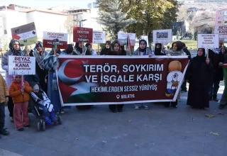 Malatya’da Sağlık Çalışanları İsrail Saldırılarını Protesto Etti