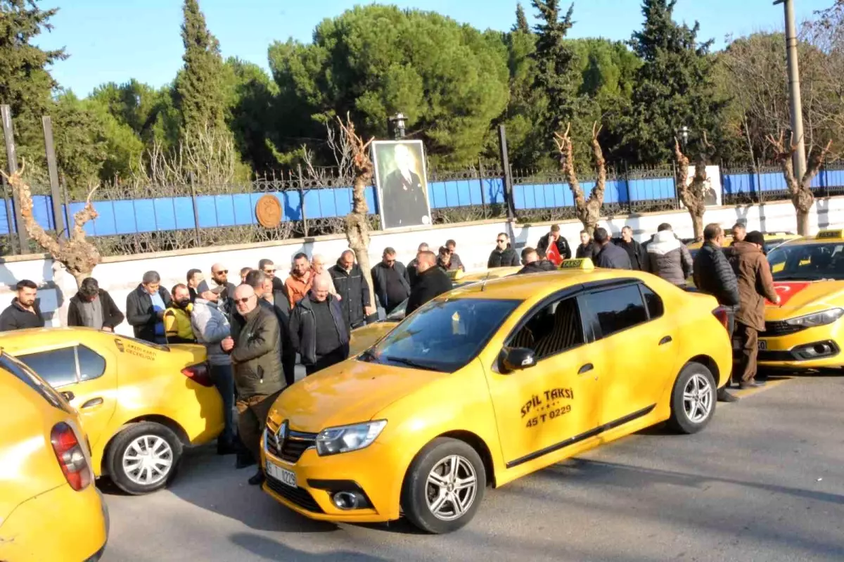 Manisa’da Taksici Esnafından Bıçaklı Saldırıya Tepki Konvoyu
