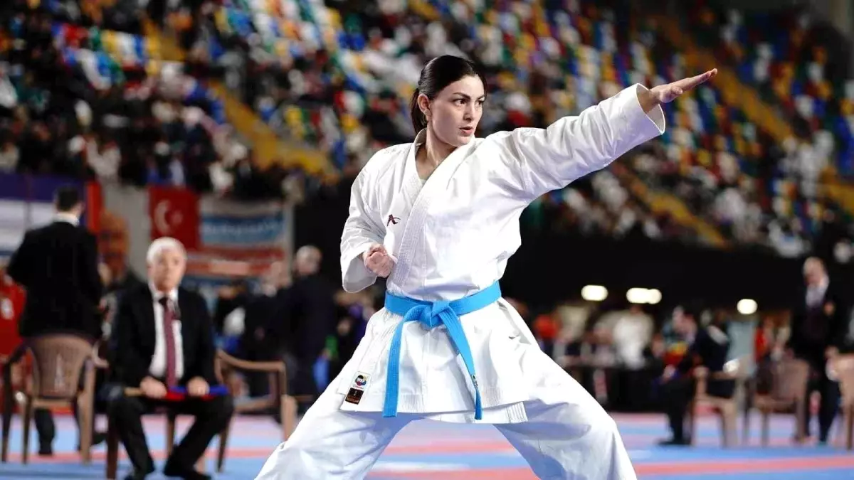 Samsunlu Sinem Özkan, Boğaziçi Karate Şampiyonası’nda Şampiyon Oldu