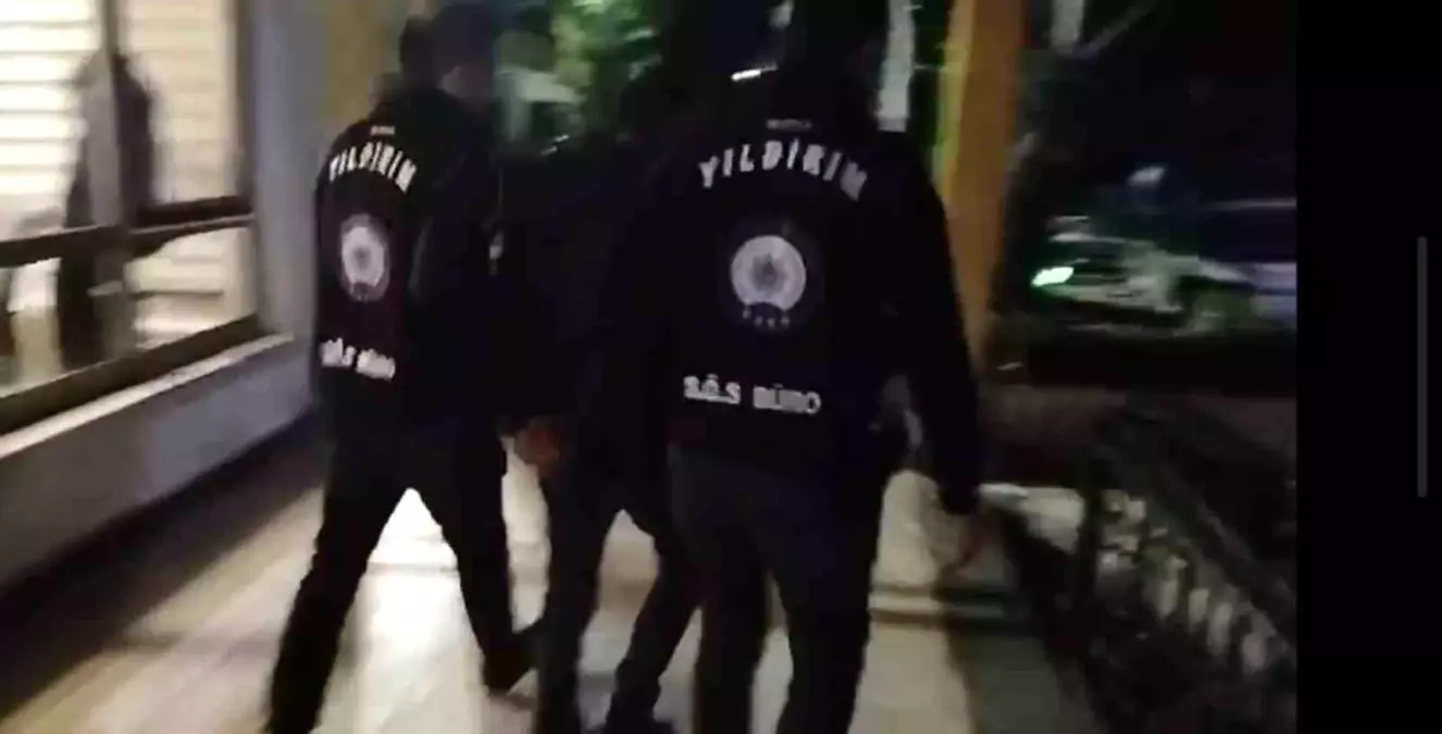 Silahlı Yağma Suçundan Aranan Firari Bursa’da Yakalandı