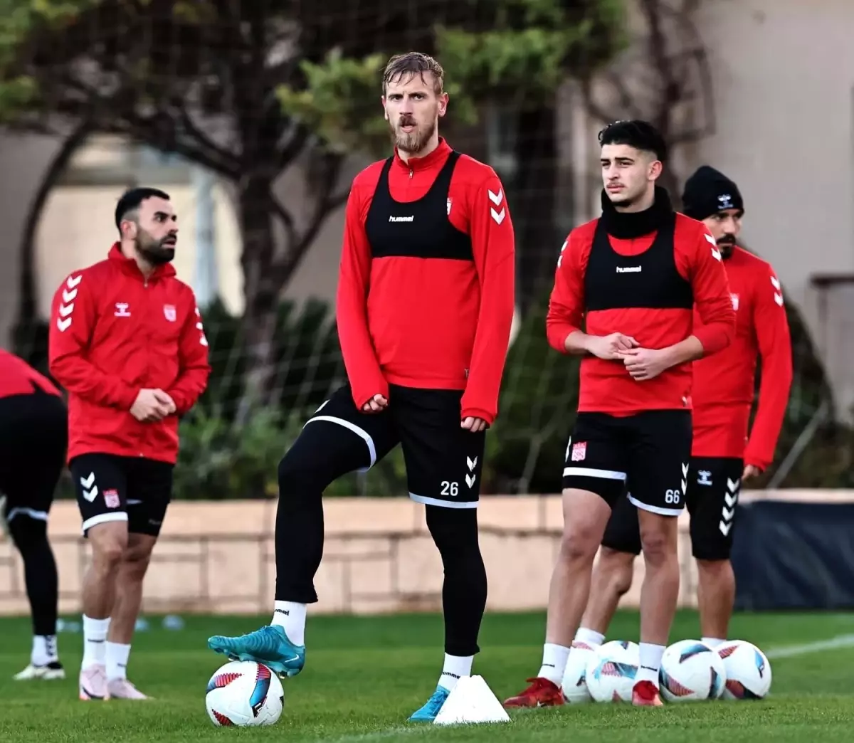 Sivasspor, Belek’teki Kampına Devam Ediyor