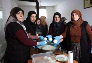 Sivas’ta Kadınlar Mozzarella Peynirini Öğreniyor