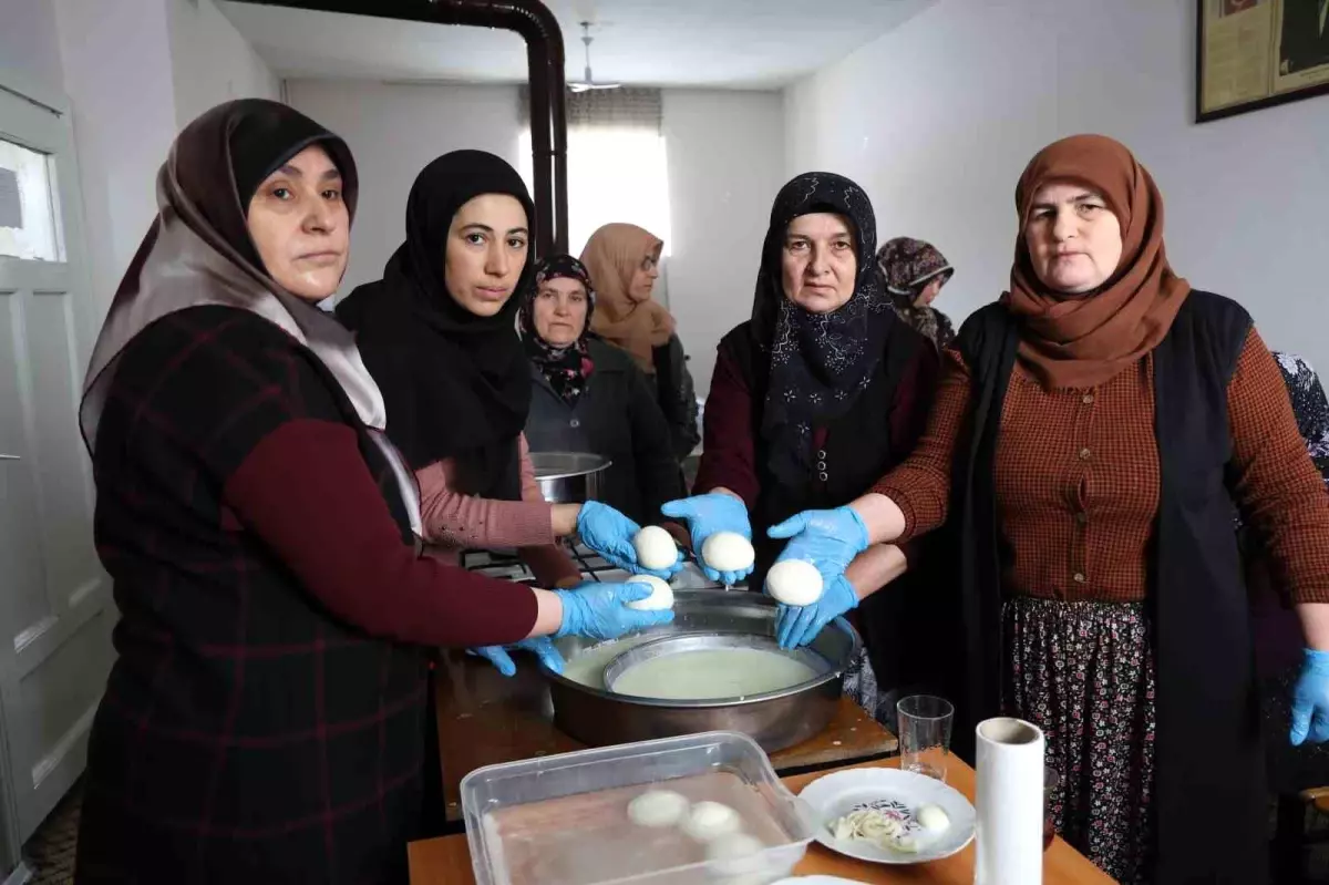 Sivas’ta Kadınlar Mozzarella Peynirini Öğreniyor