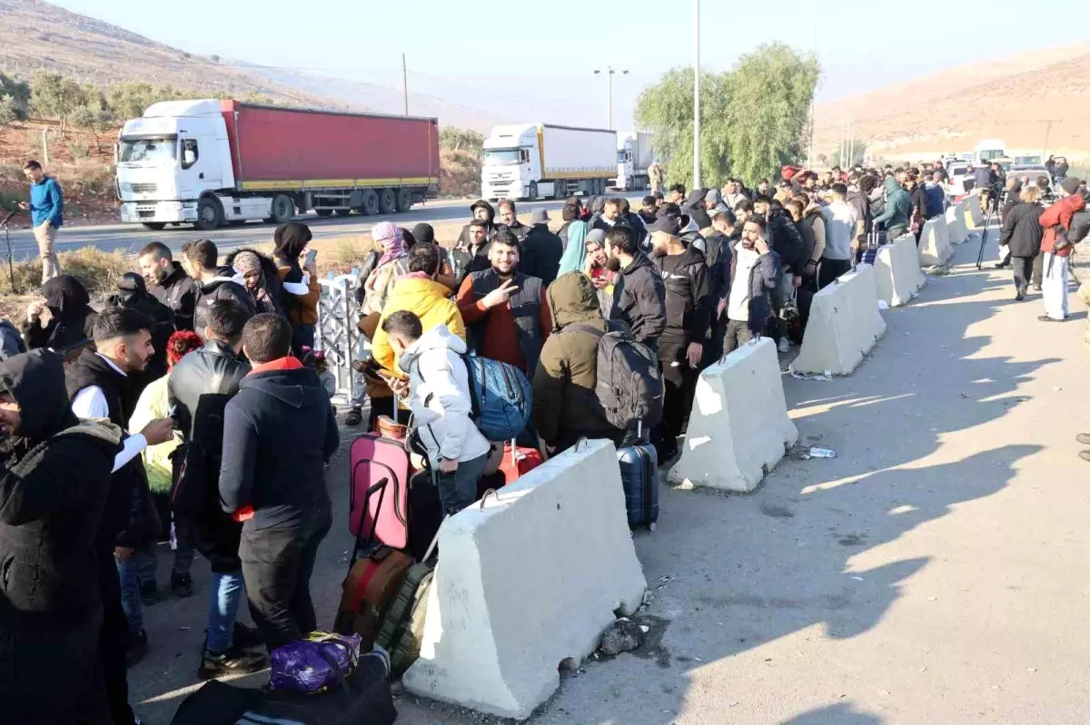 Suriyeliler Ülkelerine Dönmeye Başladı