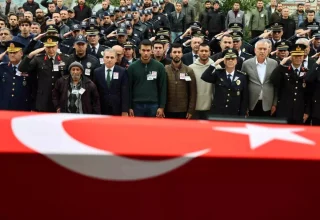 Uzman çavuşun çarpıp şehit ettiği polis memuru son yolculuğuna uğurlandı