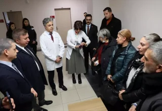 Vali Aydoğdu, Yolcu Otobüsü Kazası Sonrası Yaralıları Ziyaret Etti