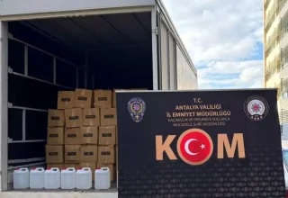 Antalya’da Yılbaşı Öncesi Kaçak İçki Operasyonu: 108 Bin Şişe Ele Geçirildi