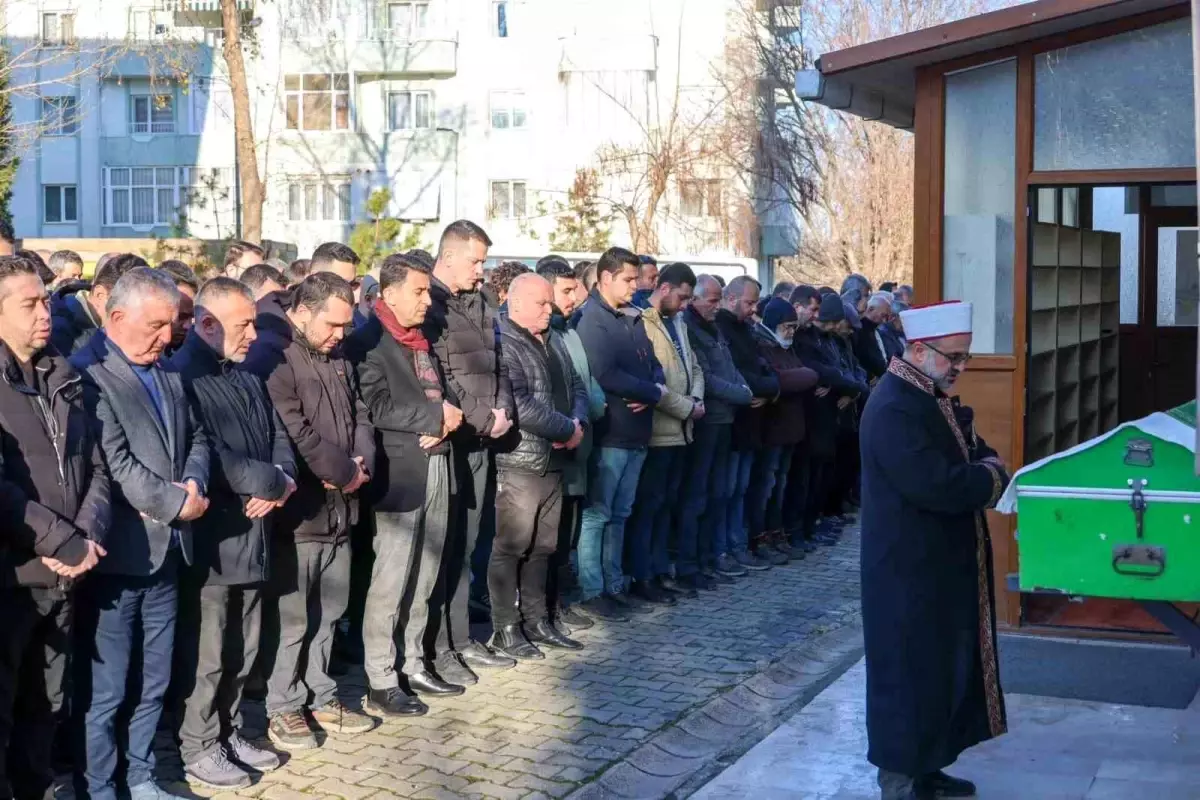 Bilecik’in Sevilen İsimlerinden Kemal Cici Son Yolculuğuna Uğurlandı