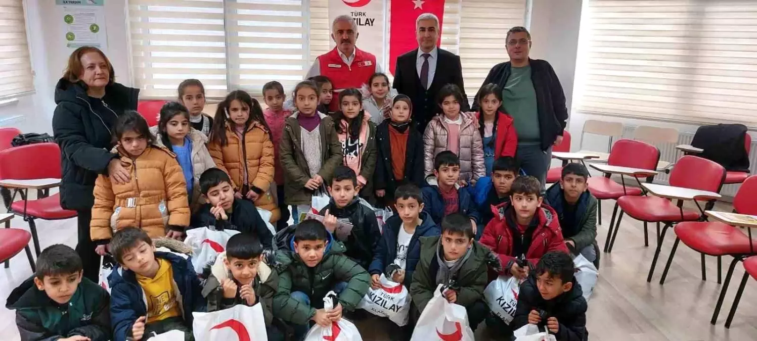 Elazığ’da Öğrenciler Kızılay’ı Ziyaret Etti