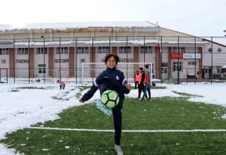 13 Yaşındaki Genç Futbolcu Saldıray Berk Aykut, Erzurumspor U-14 Takımında Geleceğe Hazırlanıyor