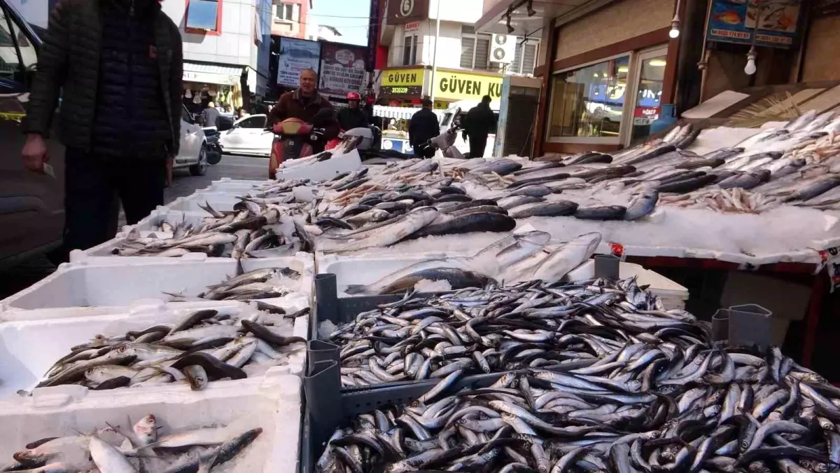 Adana’da Ramazan Hazırlıkları Başladı: Çarşı ve Pazarda Hareketlilik