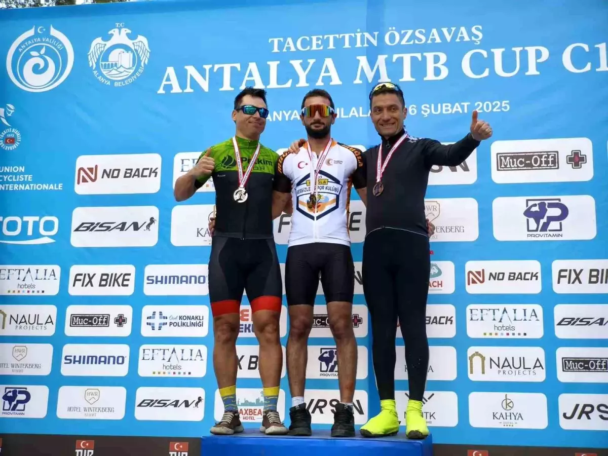 Alanya’da Dağ Bisikleti Yarışında Engelleri Aşan Şampiyon