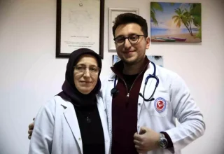 Anne ve Oğlu Aynı Aile Sağlığı Merkezi’nde Mesai Yapıyor