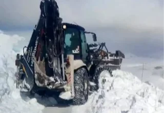 Ardahan’da Çığ Düşmesi Ulaşımı Engelledi