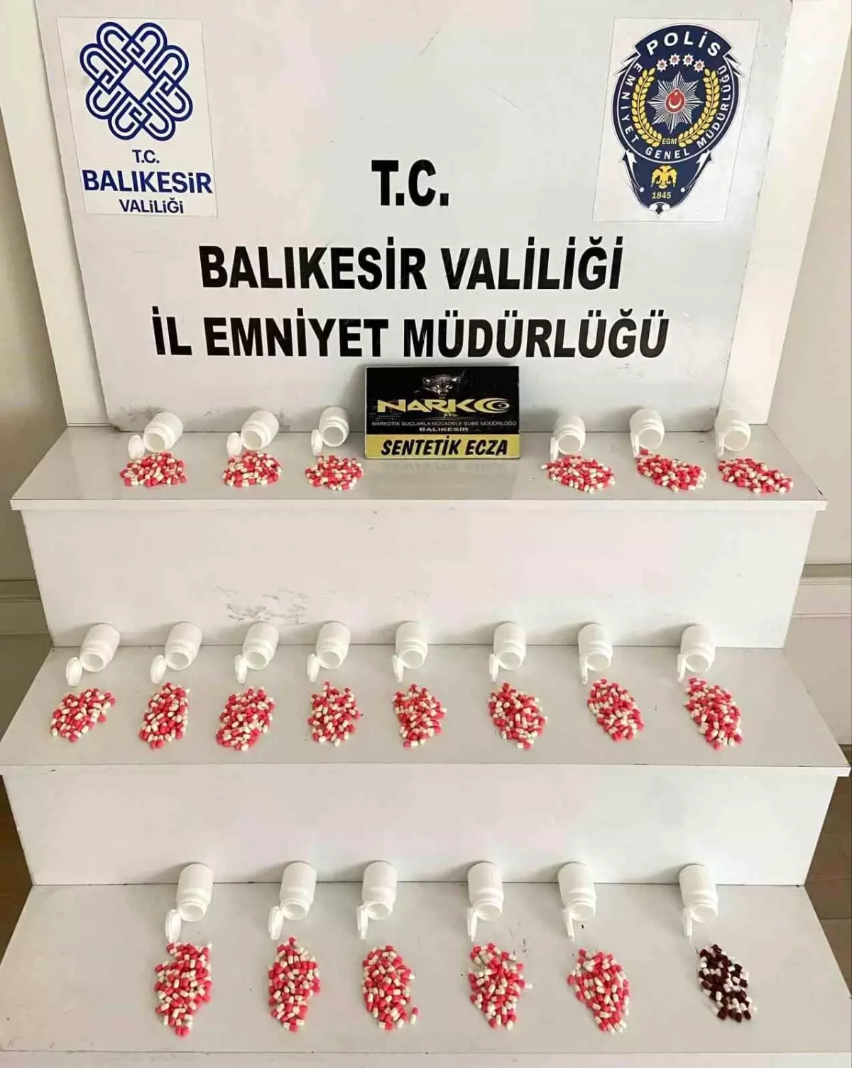 Balıkesir’de Uyuşturucu Operasyonu: 1046 Sentetik Ecza Hapı Ele Geçirildi