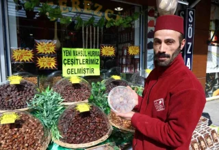 Elazığ Kapalı Çarşısı’nda Ramazan Hurması Yoğun İlgi Görüyor