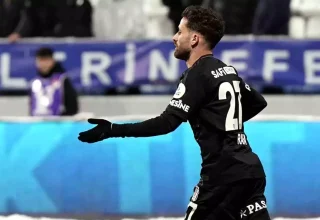 Trendyol Süper Lig: Eyüpspor: 1 Beşiktaş: 2 (İlk yarı)