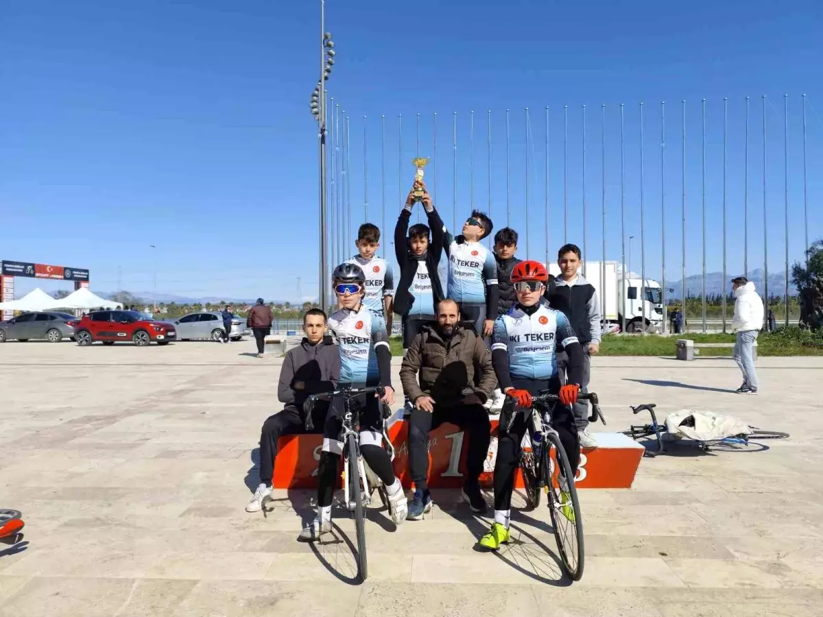 Türkiye Kupası U-13 Bisiklet Yarışlarında Aydın Üçüncü Oldu