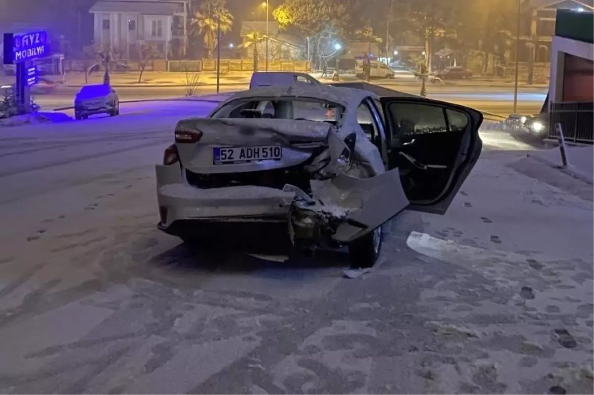 Ünye’de Kar Yağışı Nedeniyle Zincirleme Trafik Kazası: 6 Yaralı