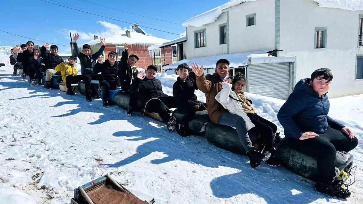 Yüksekova’da Kar Keyfi