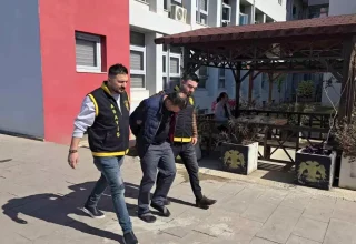 Adana’da Hırsızlık Anı Güvenlik Kamerasına Yansıdı