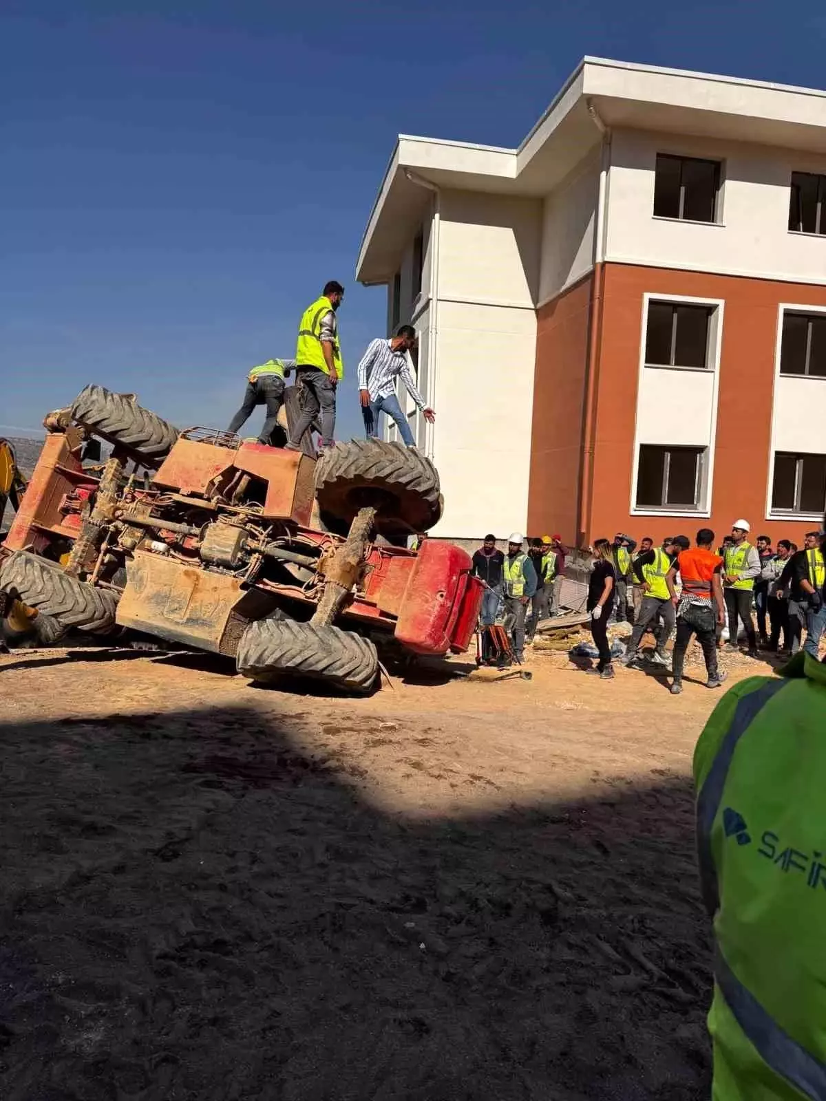 Adıyaman’da İş Makinesi Devriği: 1 Yaralı