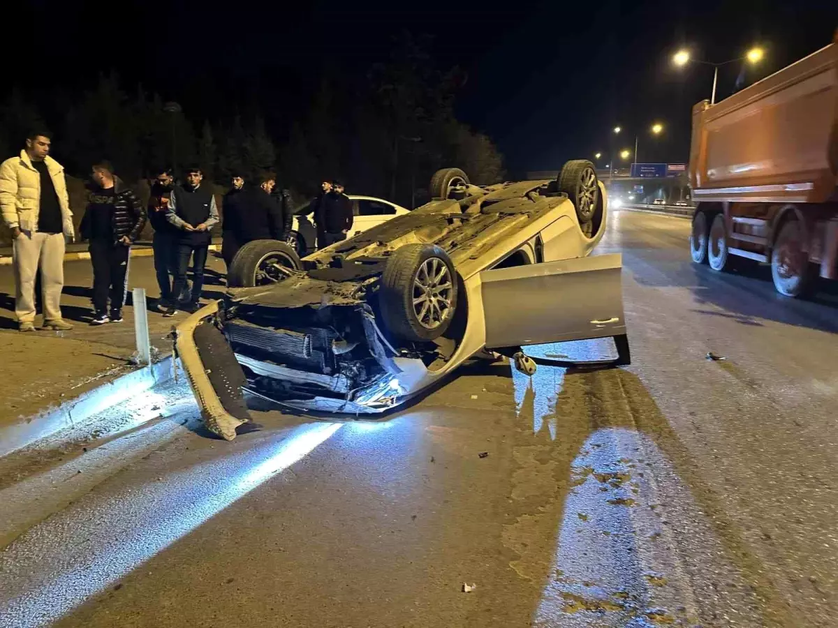 Adıyaman’da Kontrolden Çıkan Otomobil Takla Attı, 2 Yaralı