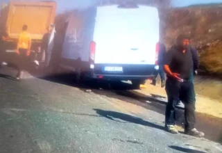 Adıyaman’da Minibüs Kamyona Çarptı: 1 Yaralı