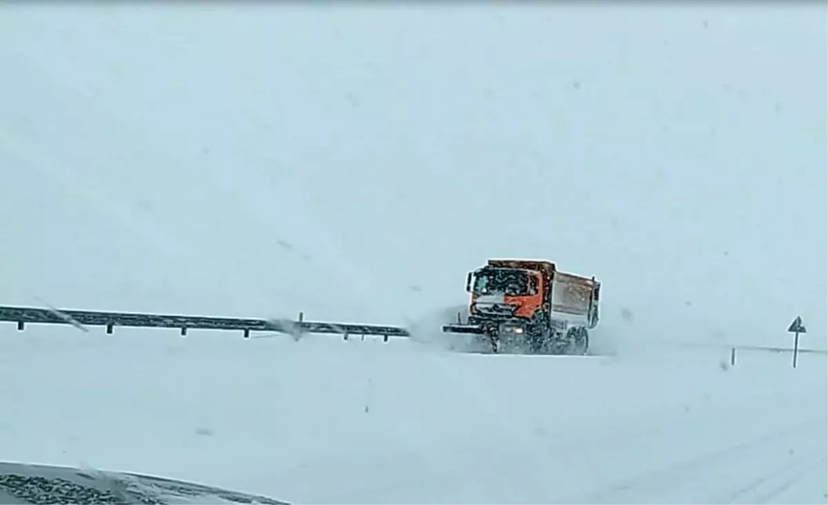 Ardahan’da Kar Nedeniyle 10 Köy Yolu Ulaşıma Kapandı