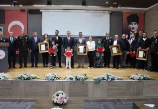 Aydın’da gazi ve şehit yakınlarına Devlet Övünç Madalya Beratı takdim edildi