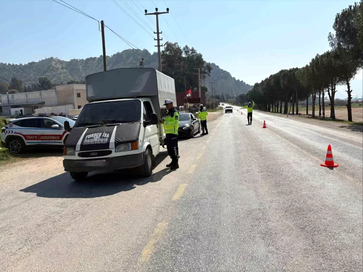 Aydın’da Jandarmadan Trafik Denetimi: 23 Sürücüye 71 Bin TL Ceza