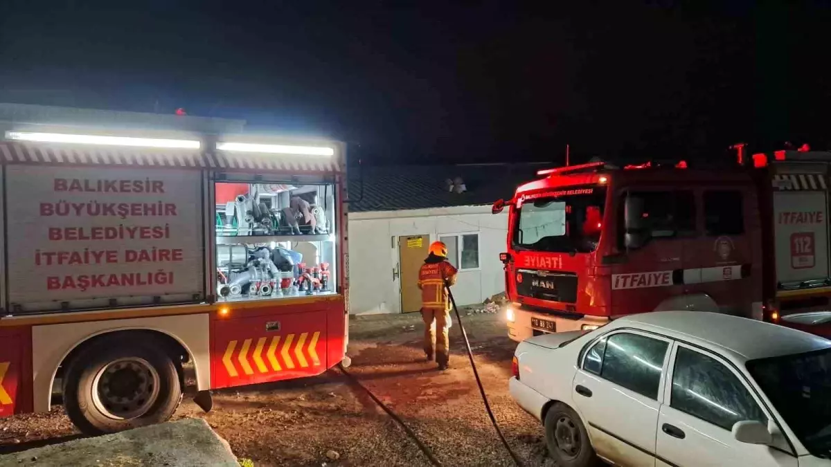 Balıkesir’de İşçi Konteynerinde Yangın Çıktı