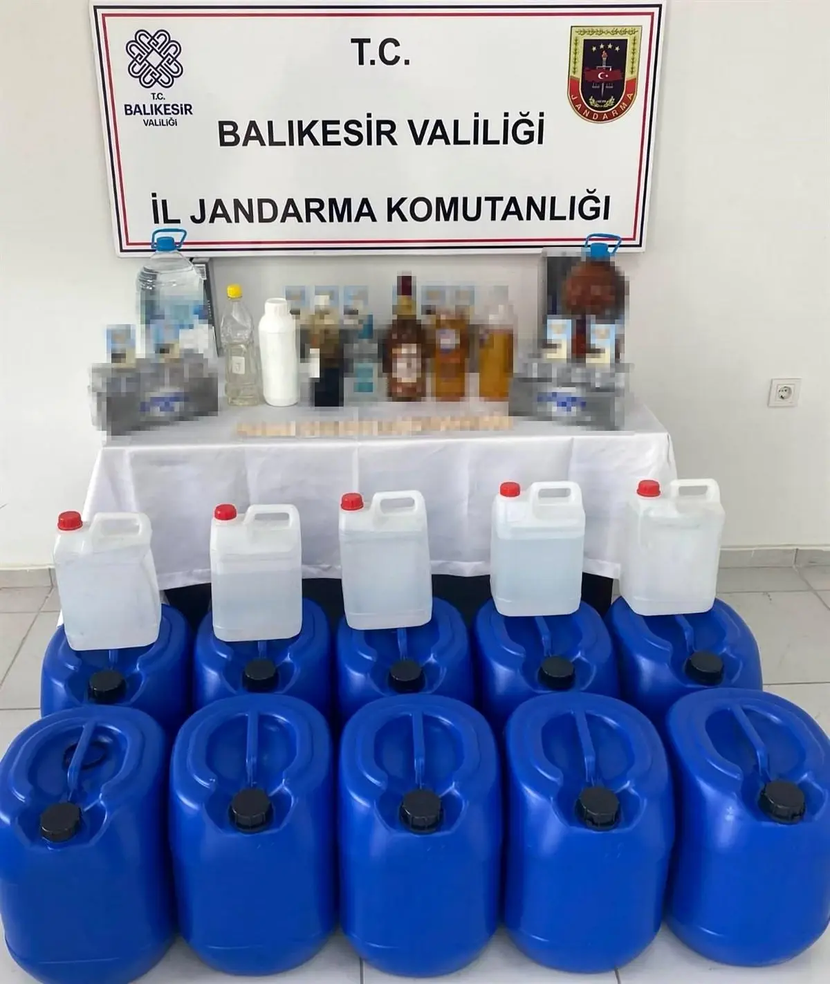 Balıkesir’de Kaçak Alkol ve Tütün Operasyonu: 430 Litre Etil Alkol Ele Geçirildi
