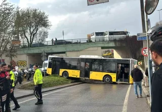 Beyoğlu’nda İETT Otobüsü Kazası: Bariyerlere Çarptı