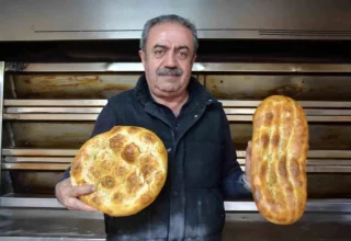 Bilecik’te Ramazan Pidesi Kuyruğu