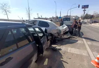 Birecik’te Zincirleme Trafik Kazası: 2 Yaralı