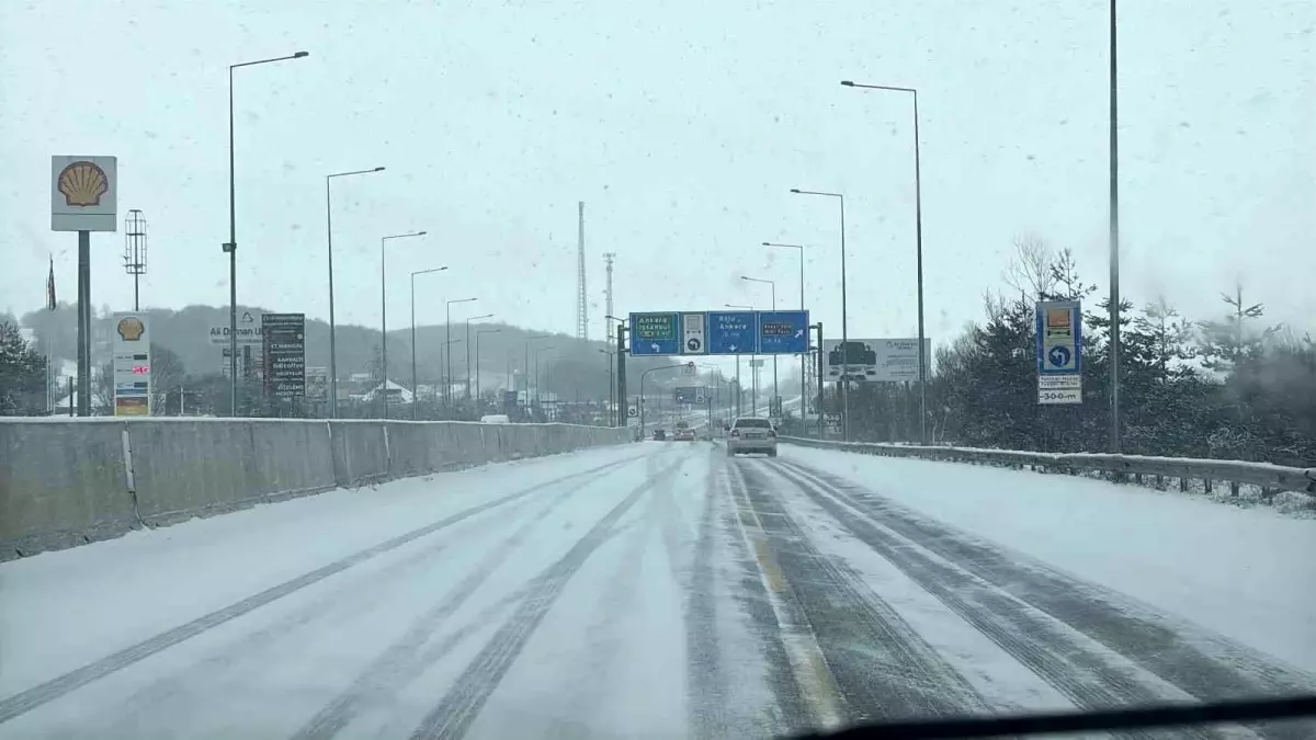 Bolu Dağı’nda Hafif Kar Yağışı Etkili Oluyor