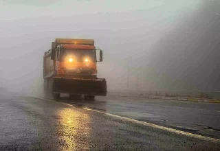 Bolu Dağı’nda Sis ve Yağmur Sürücülere Zorluk Çektiriyor