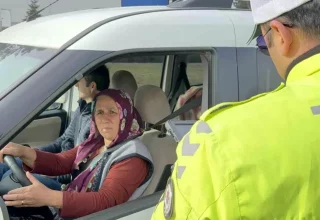 Bolu’da Trafik Denetimi: Kırmızı Işık ve Emniyet Kemeri Kontrolleri