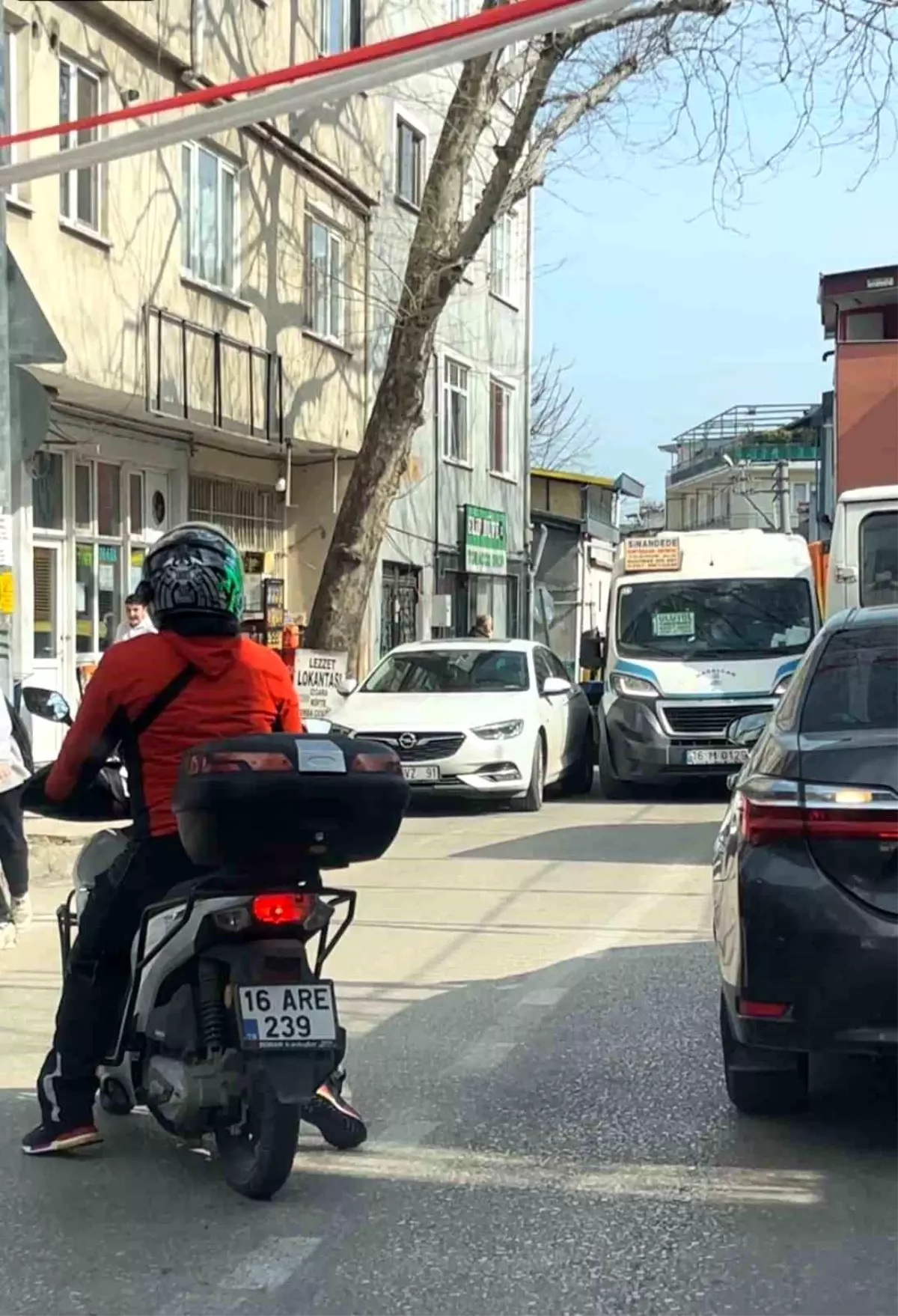 Bursa’da Park Eden Sürücü Trafiği Kilitledi