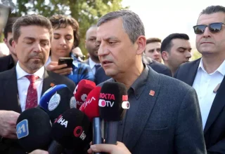 CHP Lideri Özgür Özel, Celal Akar’ın Cenaze Törenine Katıldı