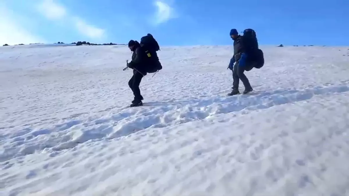 Dağcılar Süphan Dağı’nda Kış Tırmanışı Gerçekleştirdi