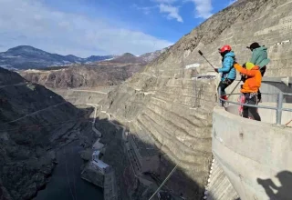 Deriner Barajı Adrenalin Severler İçin Yeni Cazibe Merkezi