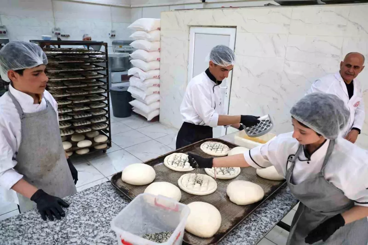 Diyarbakır Meslek Lisesi’nden İhtiyaç Sahiplerine Ramazan Yardımı