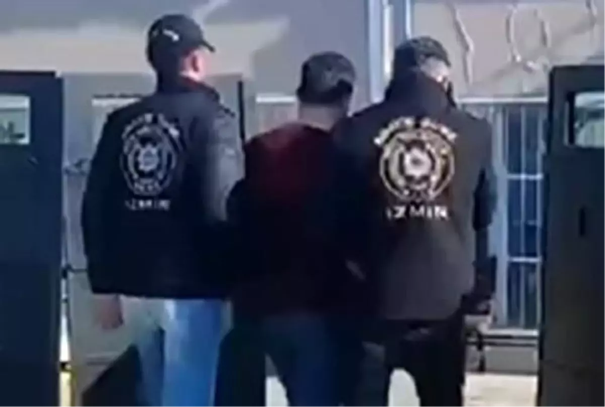 Dolandırıcılık ve Hırsızlık Suçundan Aranan Şüpheli İzmir’de Yakalandı