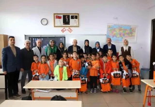 Eski TFF Başkanı Mehmet Büyükekşi Adıyaman’da Depremzedelere Destek Sağladı